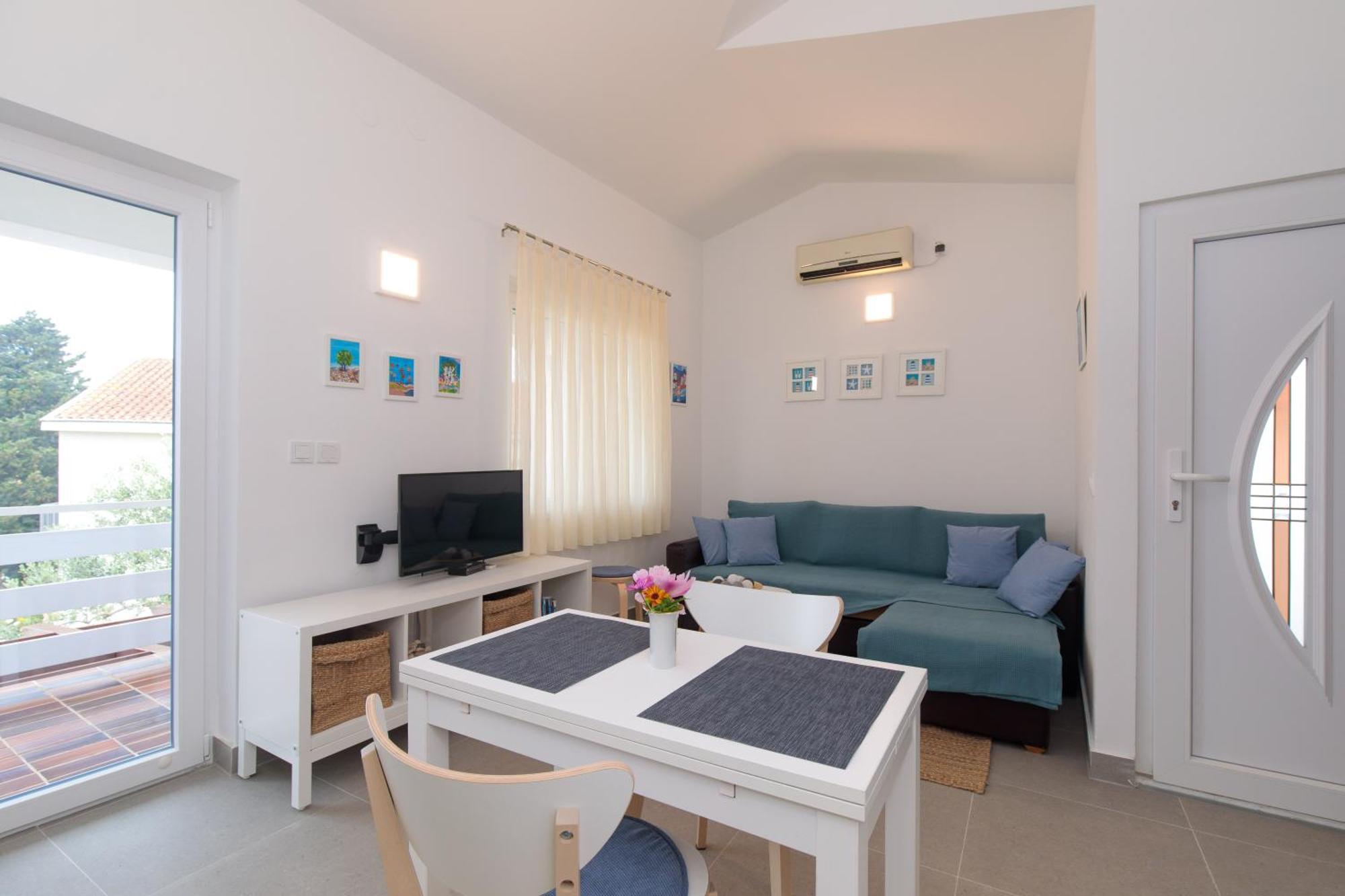 Apartment Tonka *Balcony & Partial Seaview! Кърк Екстериор снимка